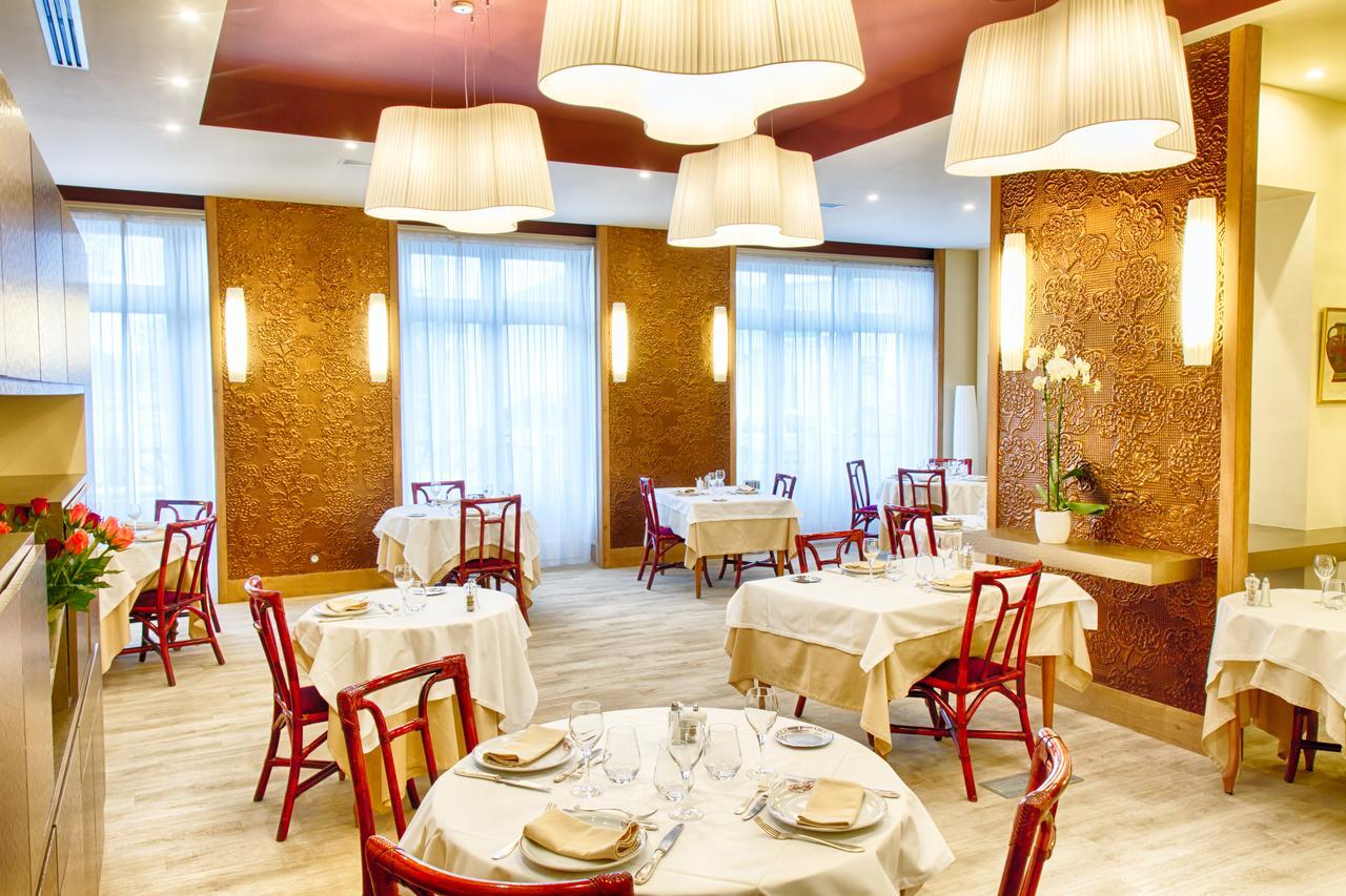 Hotel Restaurant Le Parc Moulins  Exterior foto